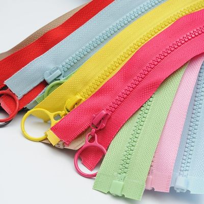 #5 Ferroviário de resina com dentes coloridos para roupas em rosa