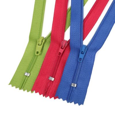 Zipper 25 Color 3# Nylon Zipper Custom Zipper para acessórios de costura de vestuário