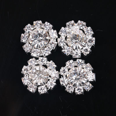Forma de flor de metal de noiva Cor clara Botão de cristal Luxury Shank Fancy Botões de diamante de cristal para roupas