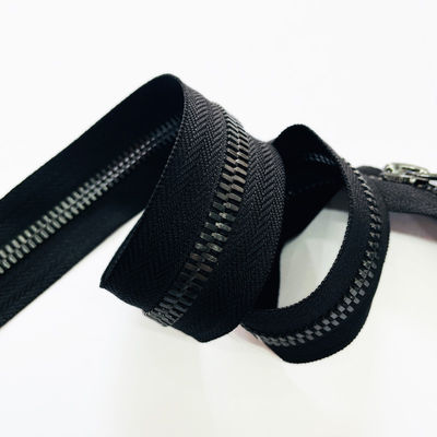 Acessórios de costura Open End Two Way Tipo 3# 5# 8# Custom Tape Color Pull Brass Zipper for Cloth