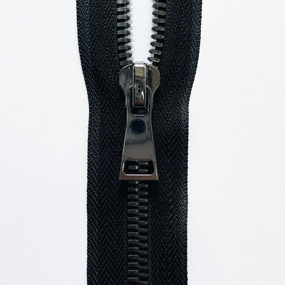 Acessórios de costura Open End Two Way Tipo 3# 5# 8# Custom Tape Color Pull Brass Zipper for Cloth