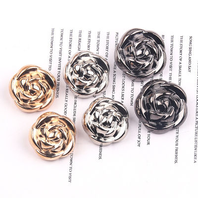 Rosa forma de latão Metal logotipo de luxo costura gancho botões para roupas casaco